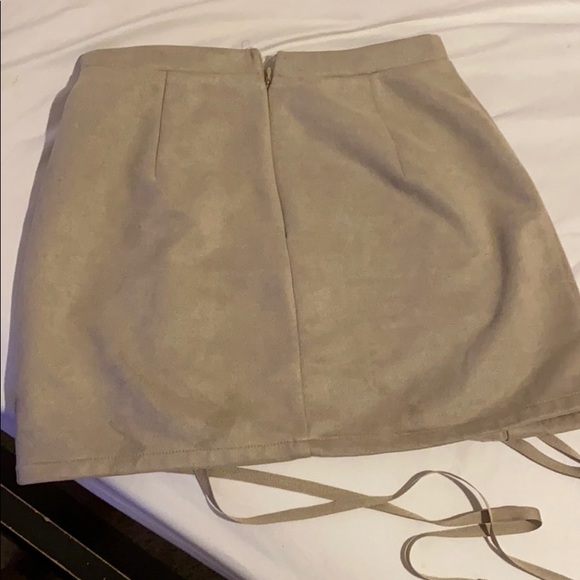 Lace up skirt - Picture 2 of 2